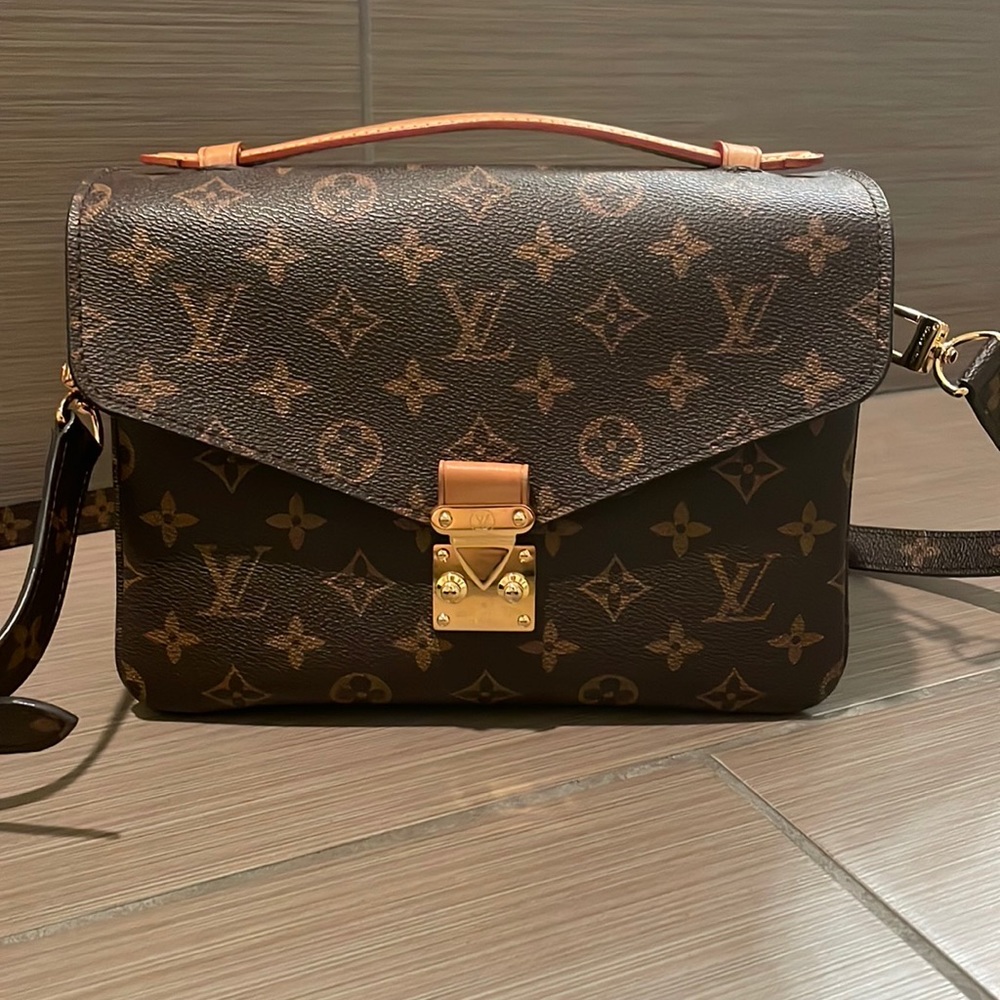 Pochette Metis bag